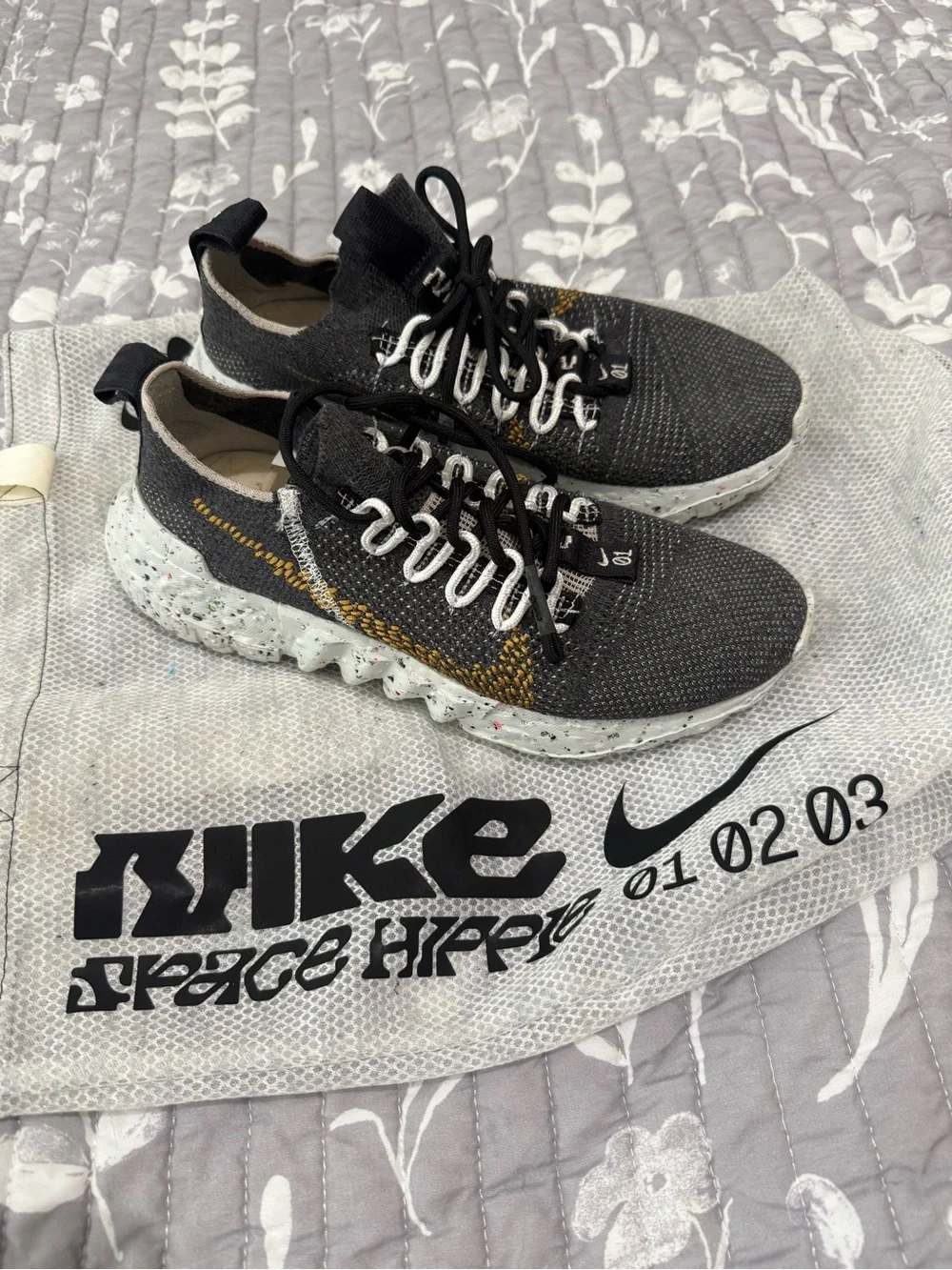 Nike Black and Gold Men's Knit Sneakers